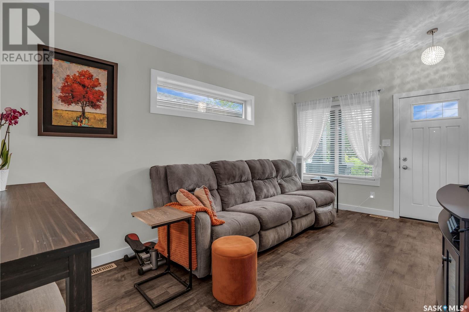Photo 5 of 5413 Campling Avenue, Regina SK