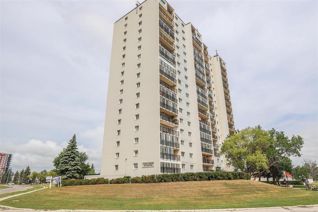 Photo 4 of 14 F 1975 Corydon Avenue, Winnipeg MB