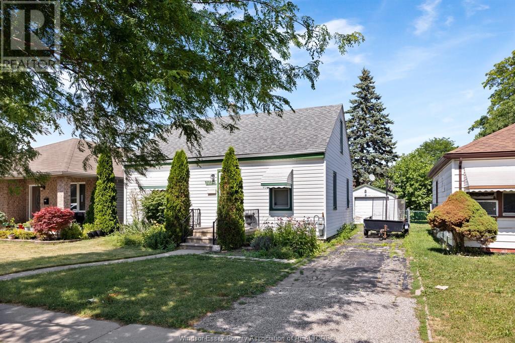 Photo 5 of 1038 Esdras, Windsor ON