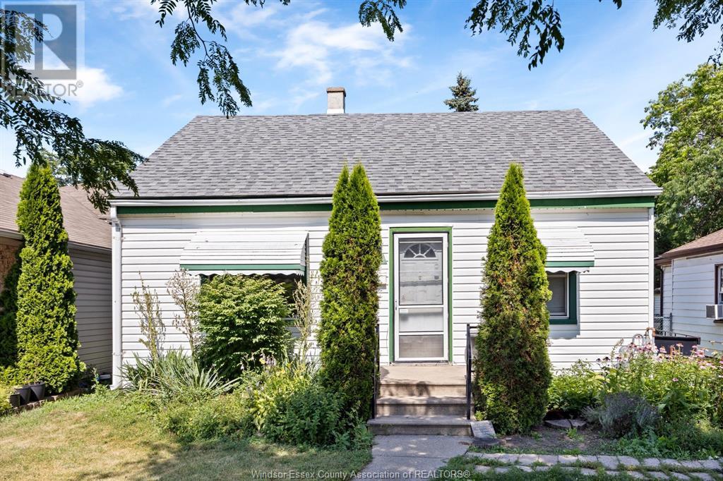 Photo 12 of 1038 Esdras, Windsor ON