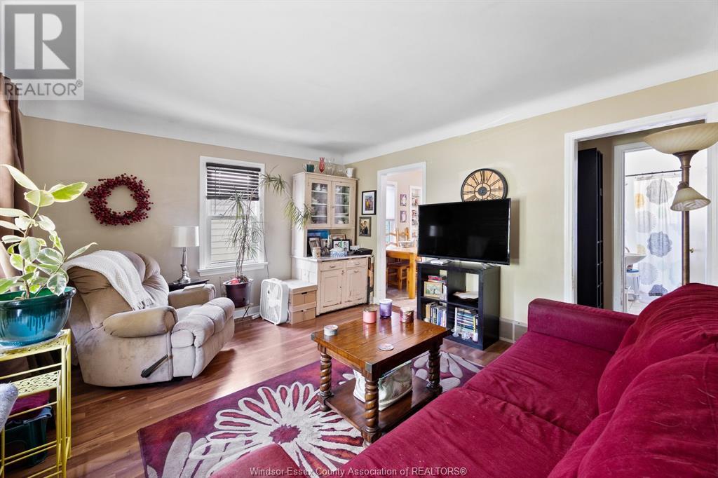 Photo 6 of 1038 Esdras, Windsor ON