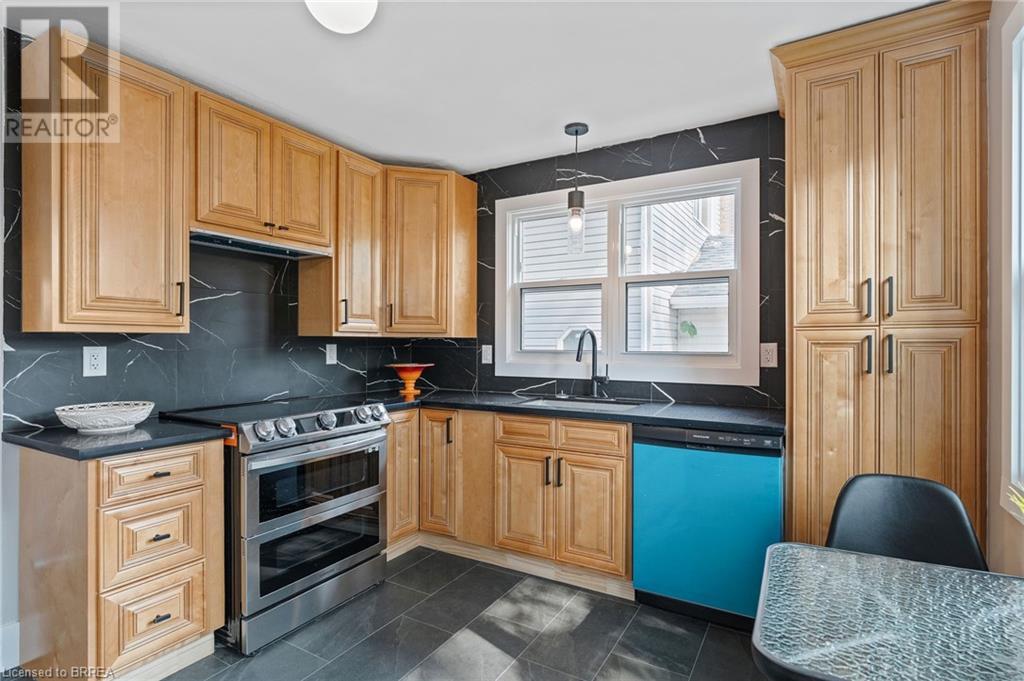 Photo 22 of 7 Esther Street, Brantford ON