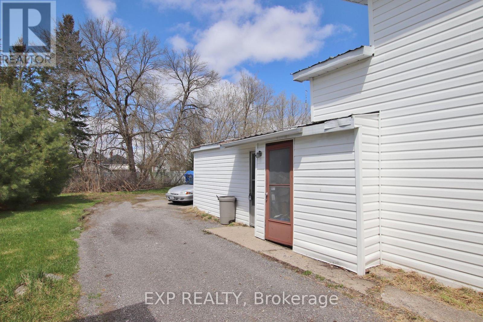 Photo 17 of 55 Ida Street S, Arnprior ON