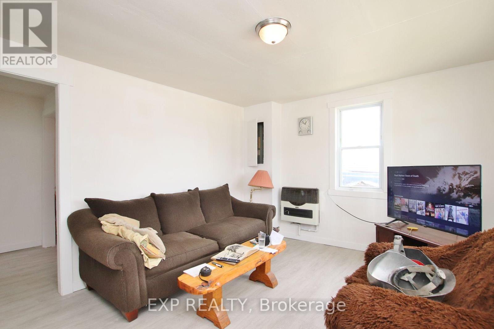 Photo 4 of 55 Ida Street S, Arnprior ON