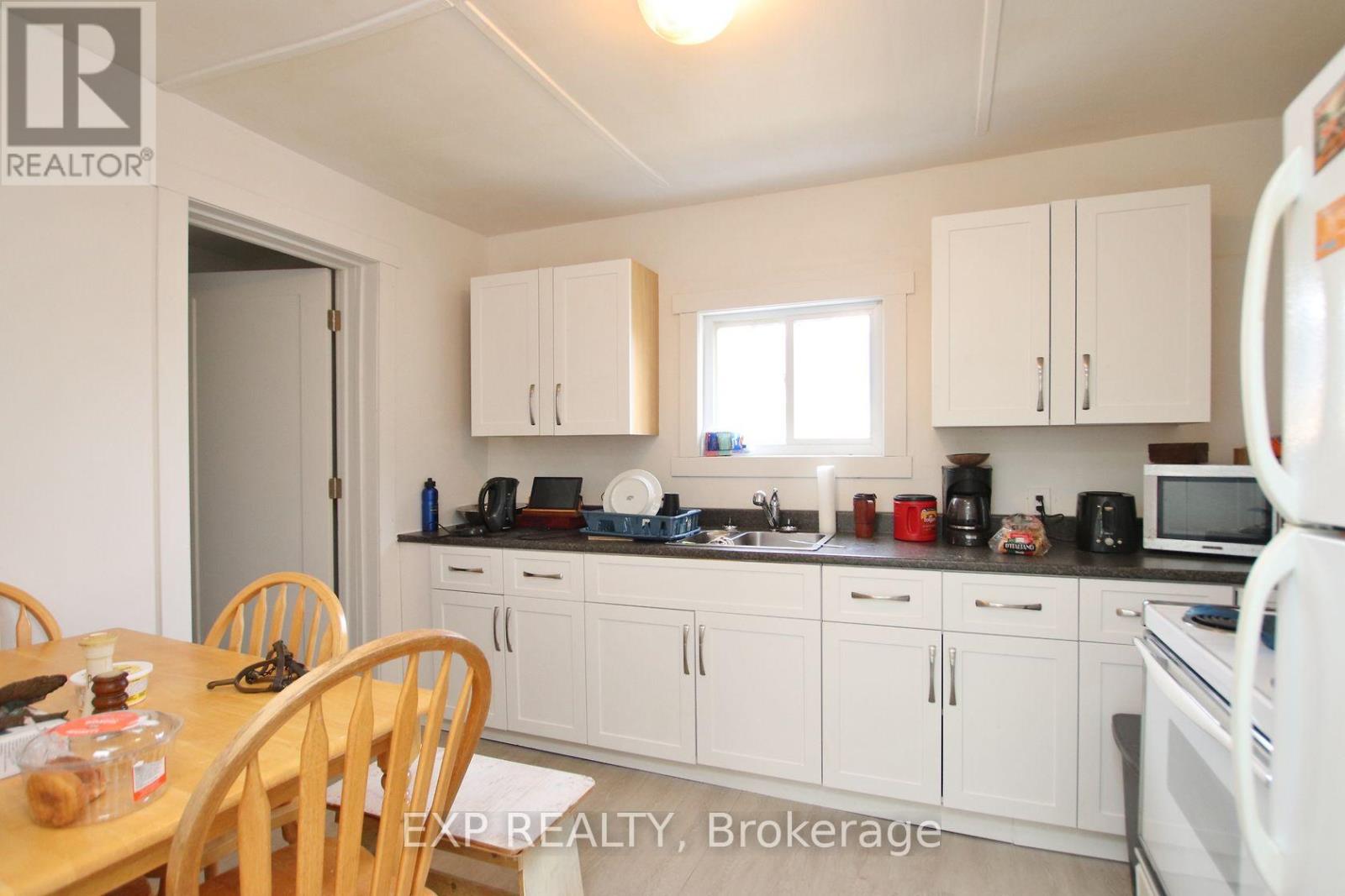 Photo 12 of 55 Ida Street S, Arnprior ON