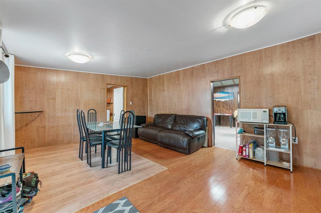 Photo 11 of 245 Maple Avenue, Winnipeg Beach MB