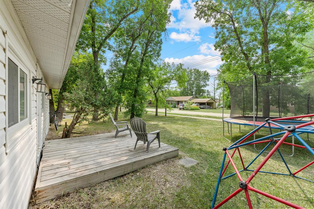 Photo 19 of 245 Maple Avenue, Winnipeg Beach MB