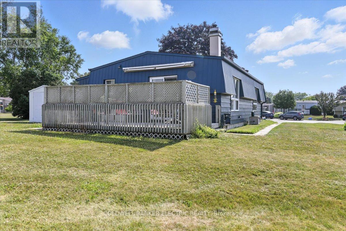 Photo 25 of 18 Loyalist Court, Clarington ON