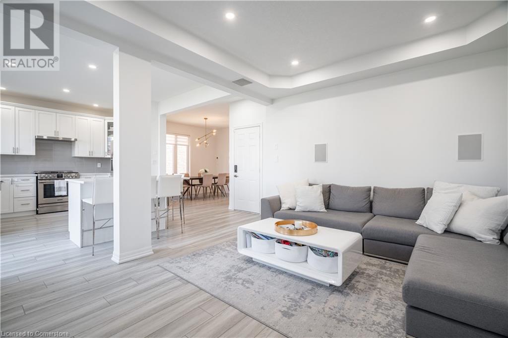 Photo 41 of 80 Montreal Circle, Stoney Creek ON
