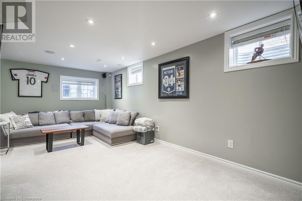 Photo 22 of 80 Montreal Circle, Stoney Creek ON