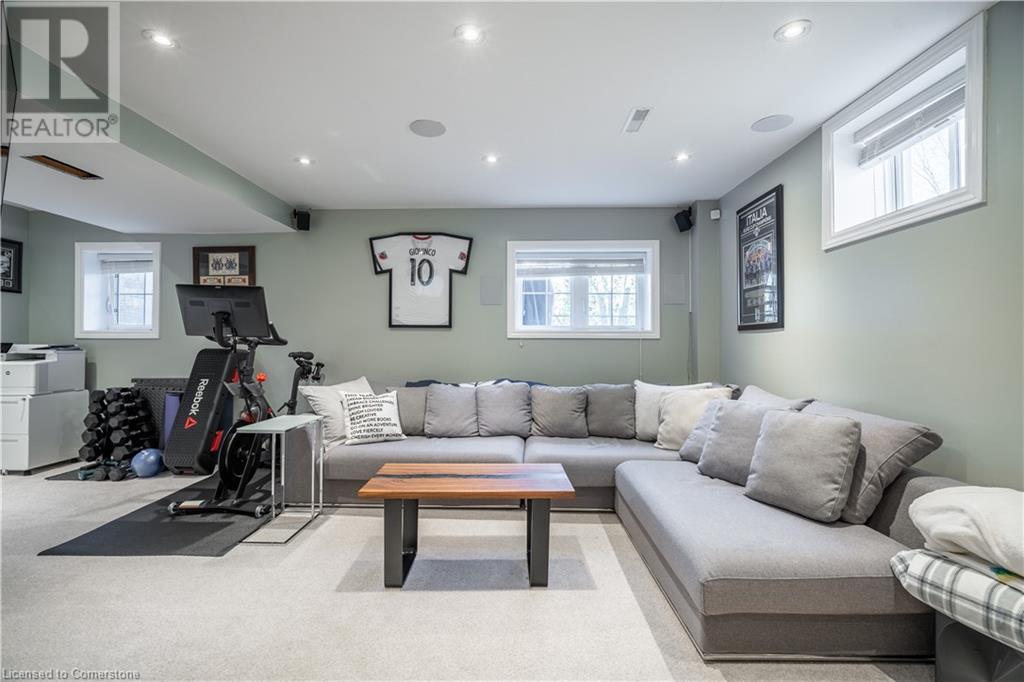 Photo 6 of 80 Montreal Circle, Stoney Creek ON