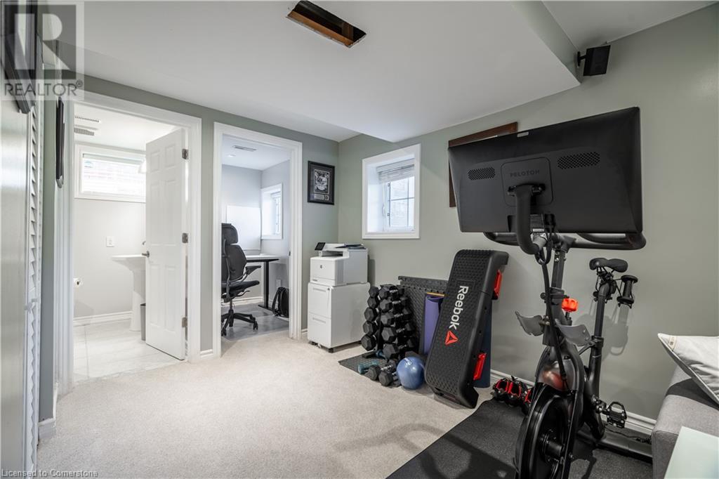 Photo 7 of 80 Montreal Circle, Stoney Creek ON
