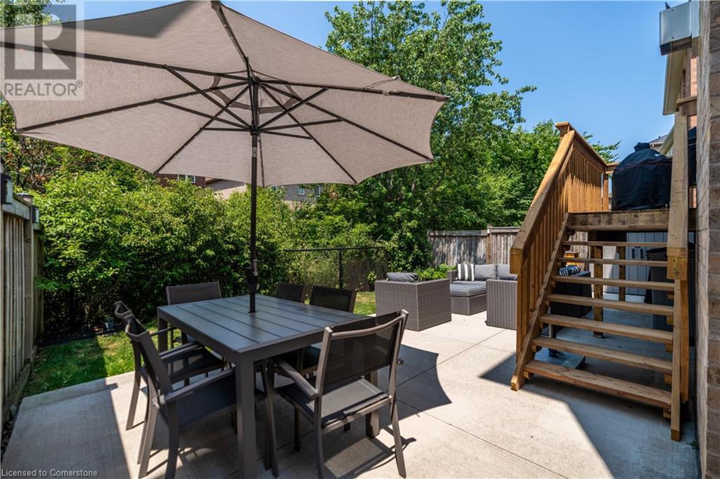 Photo 9 of 80 Montreal Circle, Stoney Creek ON