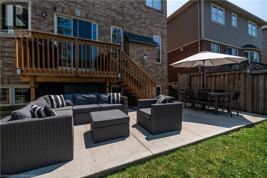 Photo 14 of 80 Montreal Circle, Stoney Creek ON