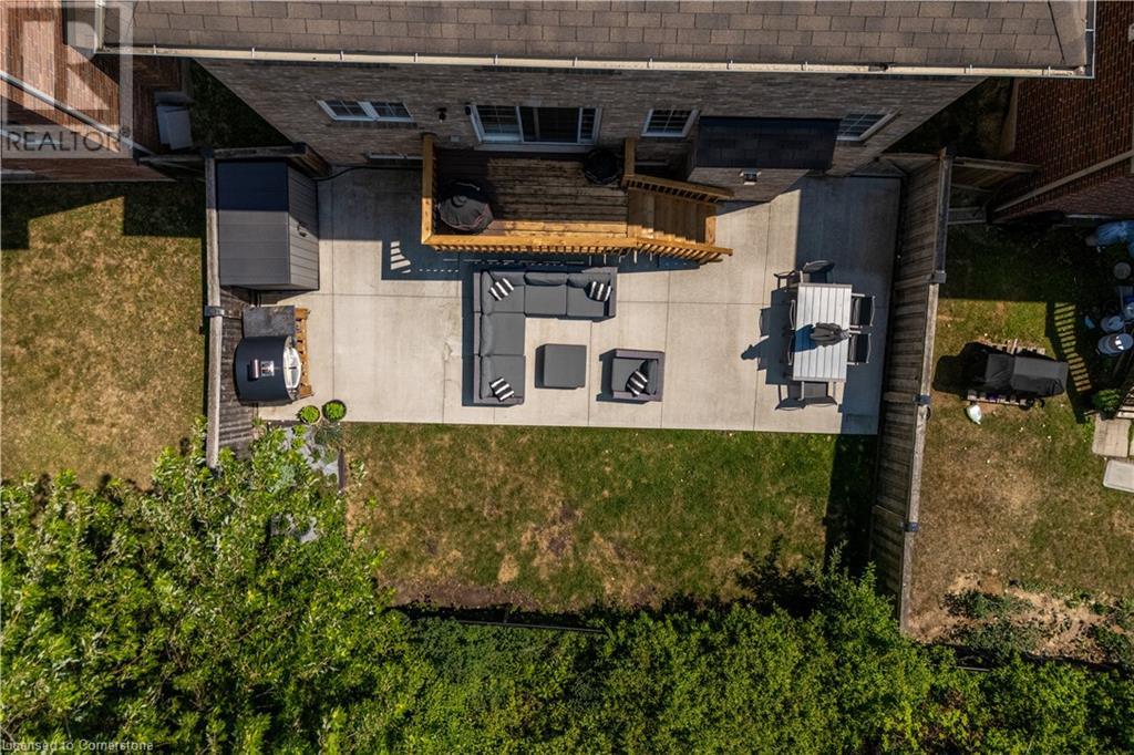 Photo 19 of 80 Montreal Circle, Stoney Creek ON