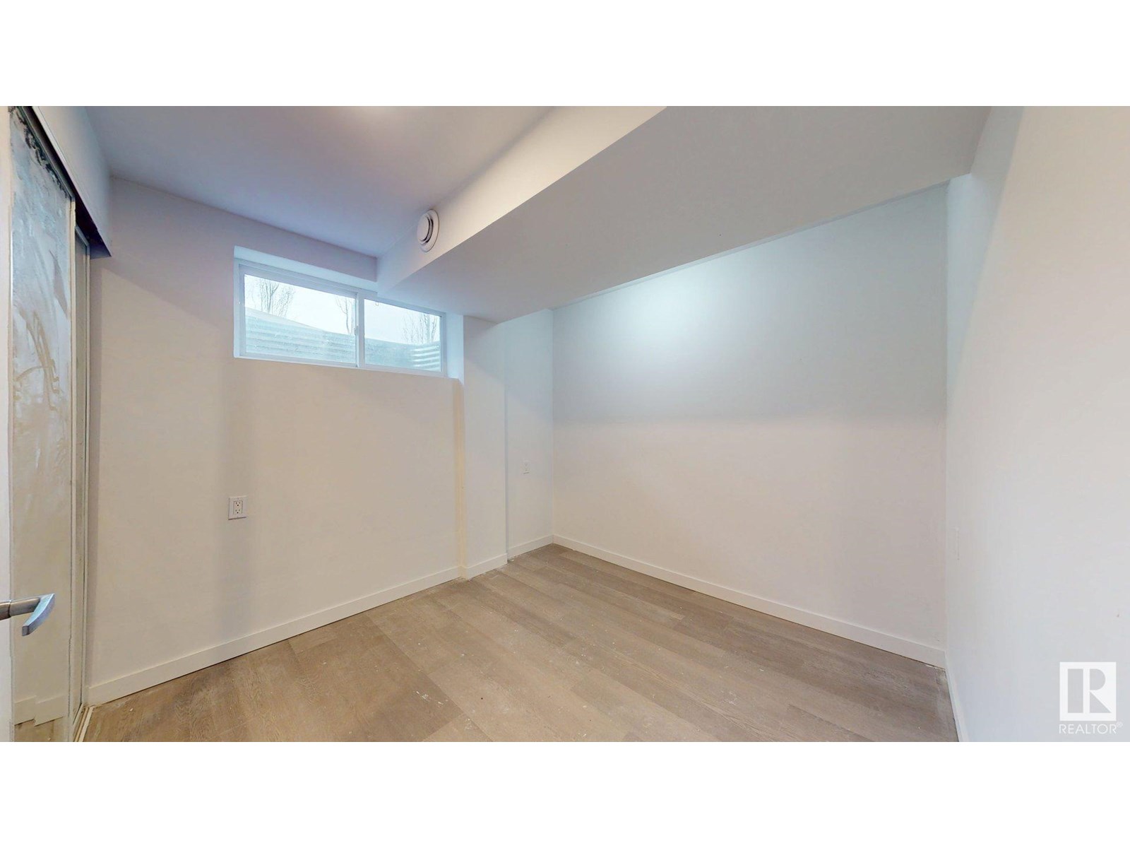 Photo 8 of 5440 1 A Av Sw, Edmonton AB