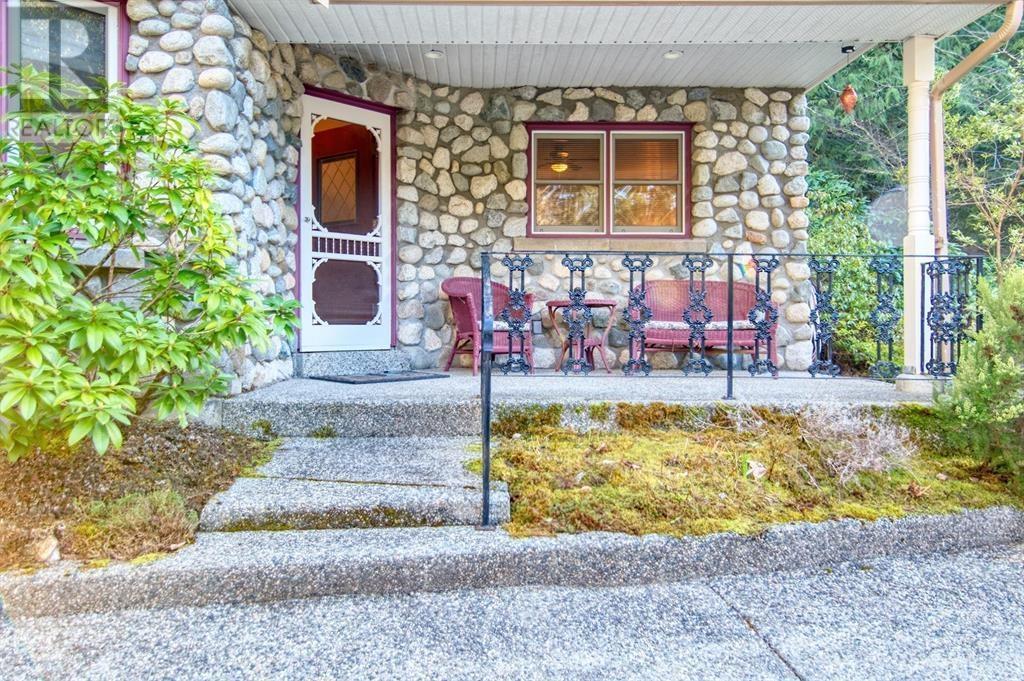 5479-5487 BROOKS ROAD, Halfmoon Bay