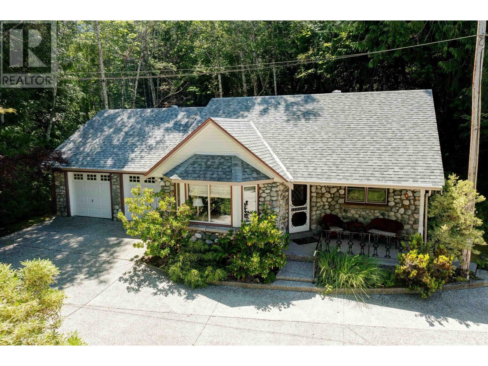 5479-5487 BROOKS ROAD, Halfmoon Bay