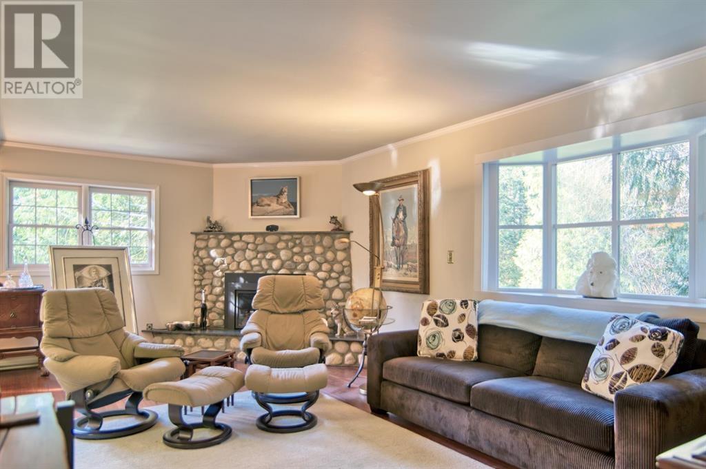 5479-5487 BROOKS ROAD, Halfmoon Bay