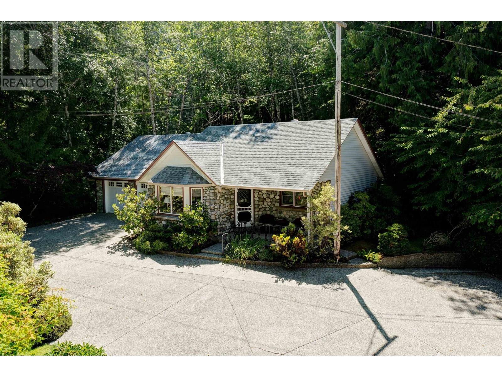 5479-5487 BROOKS ROAD, Halfmoon Bay