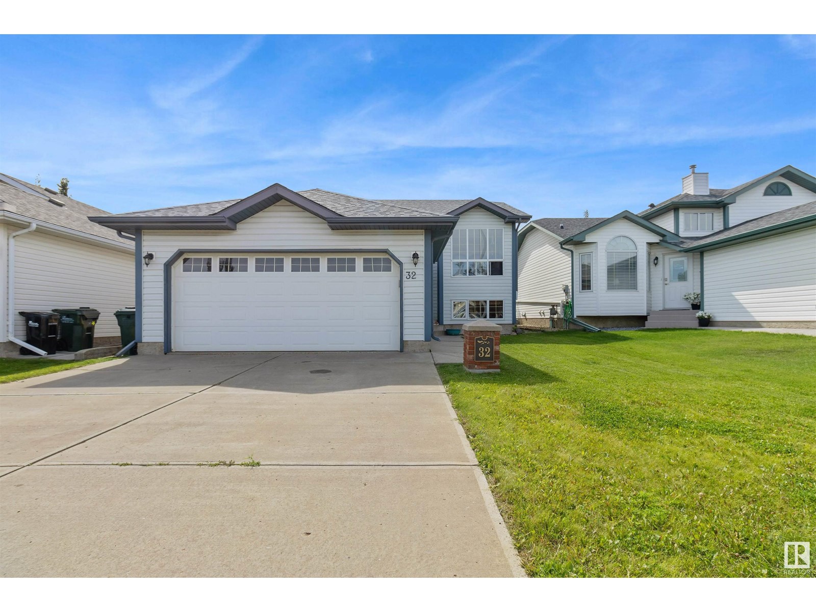 Photo 2 of 32 Foxhaven Co, Sherwood Park AB