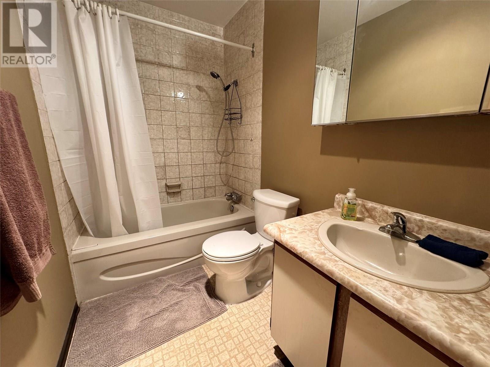 108 Spruce Avenue Unit# 206, Tumbler Ridge