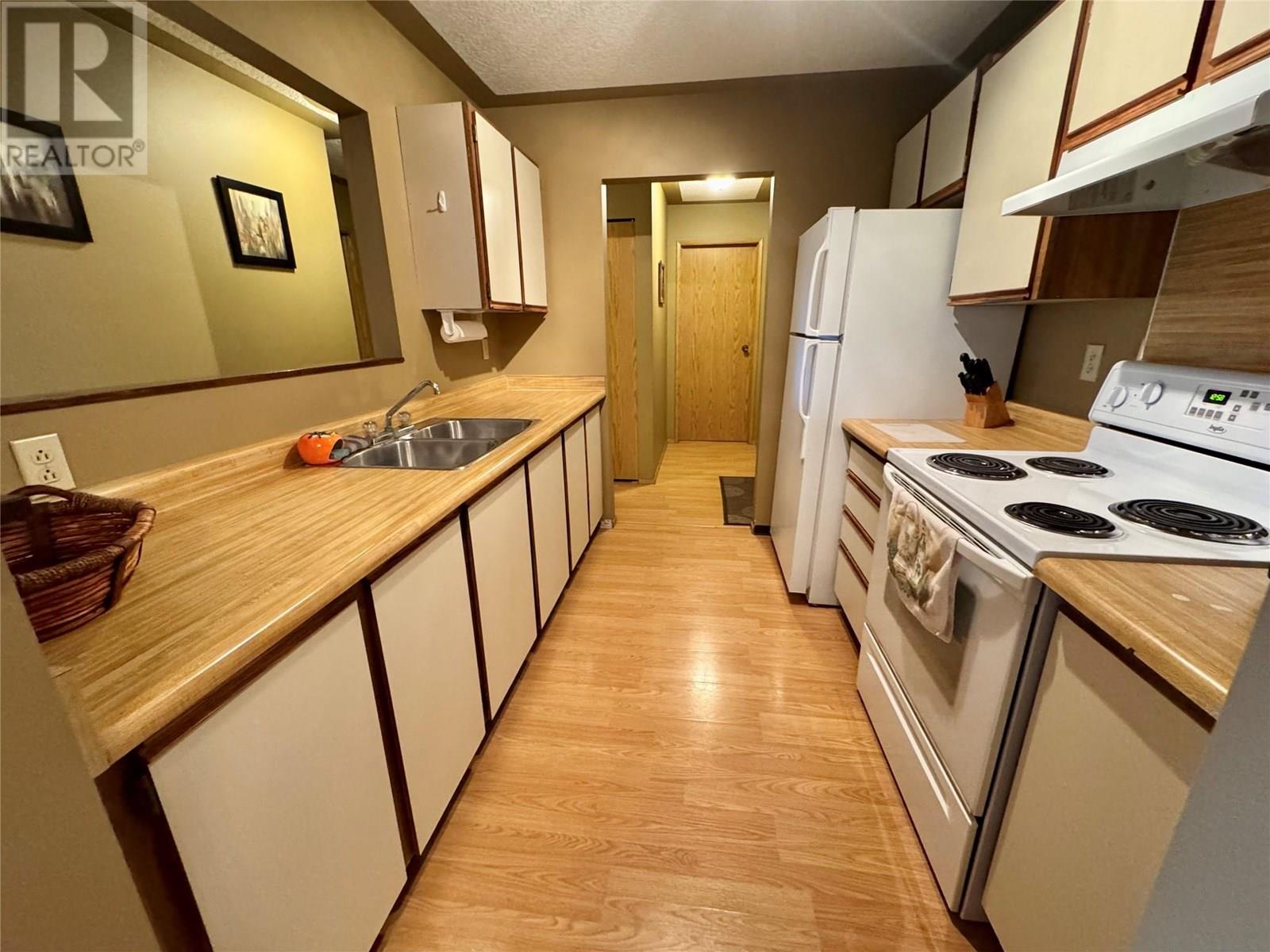 108 Spruce Avenue Unit# 206, Tumbler Ridge