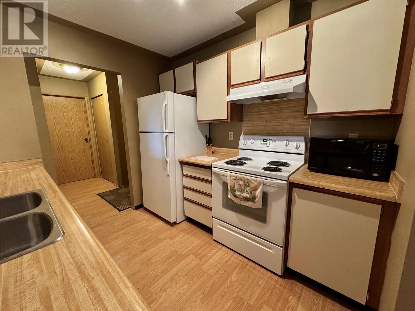 108 Spruce Avenue Unit# 206, Tumbler Ridge