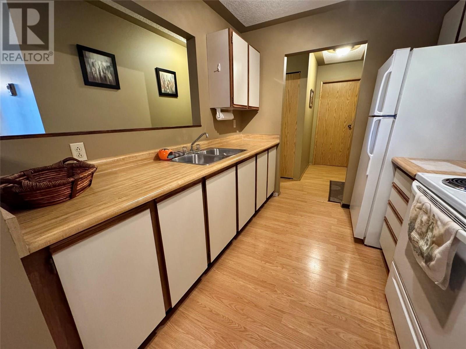 108 Spruce Avenue Unit# 206, Tumbler Ridge