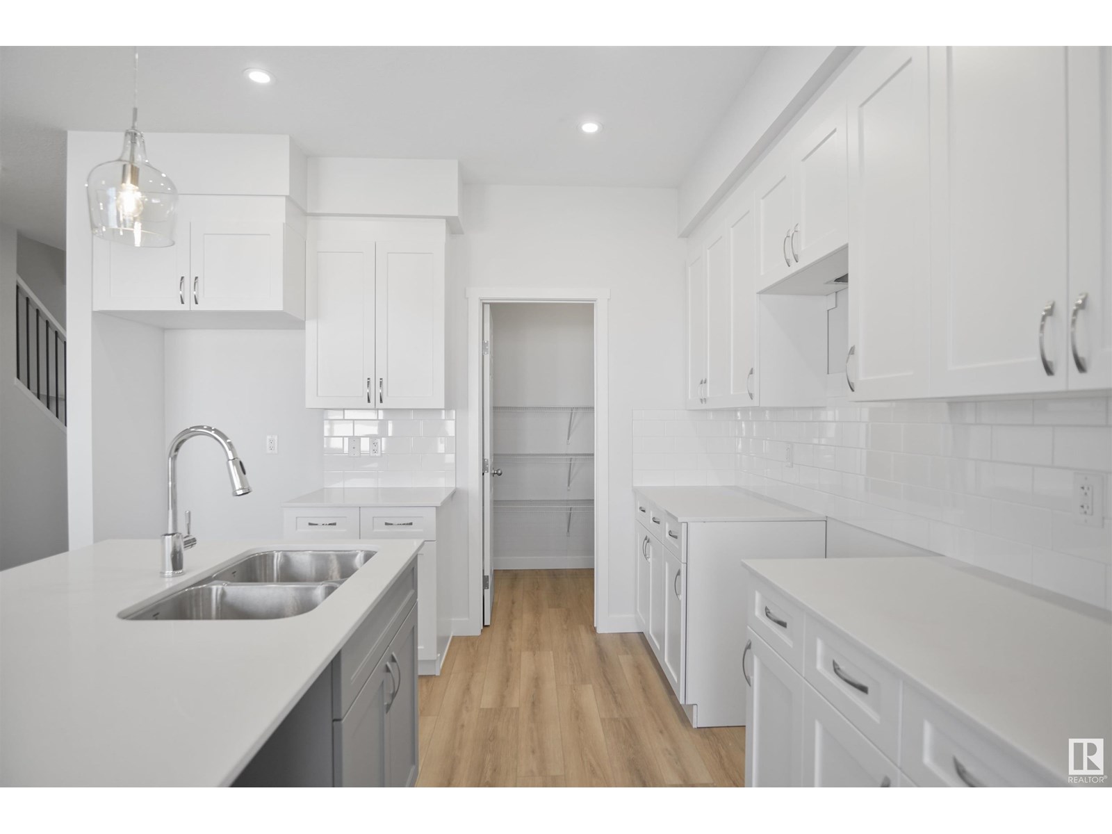 3 Tenuto LI, Spruce Grove