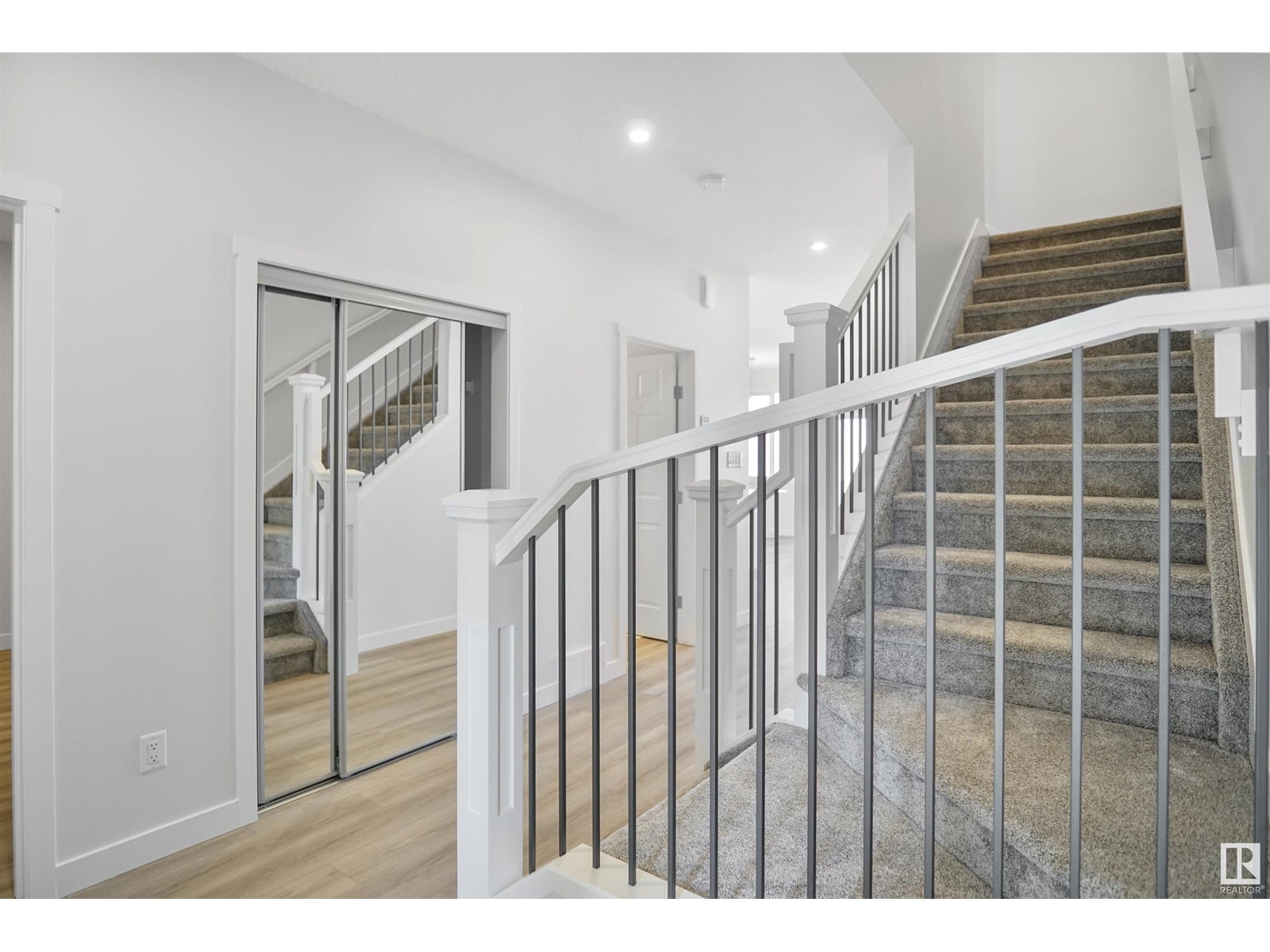 3 Tenuto LI, Spruce Grove