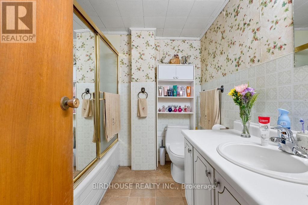 Photo 14 of 37 39 Sussex Street N, Kawartha Lakes ON