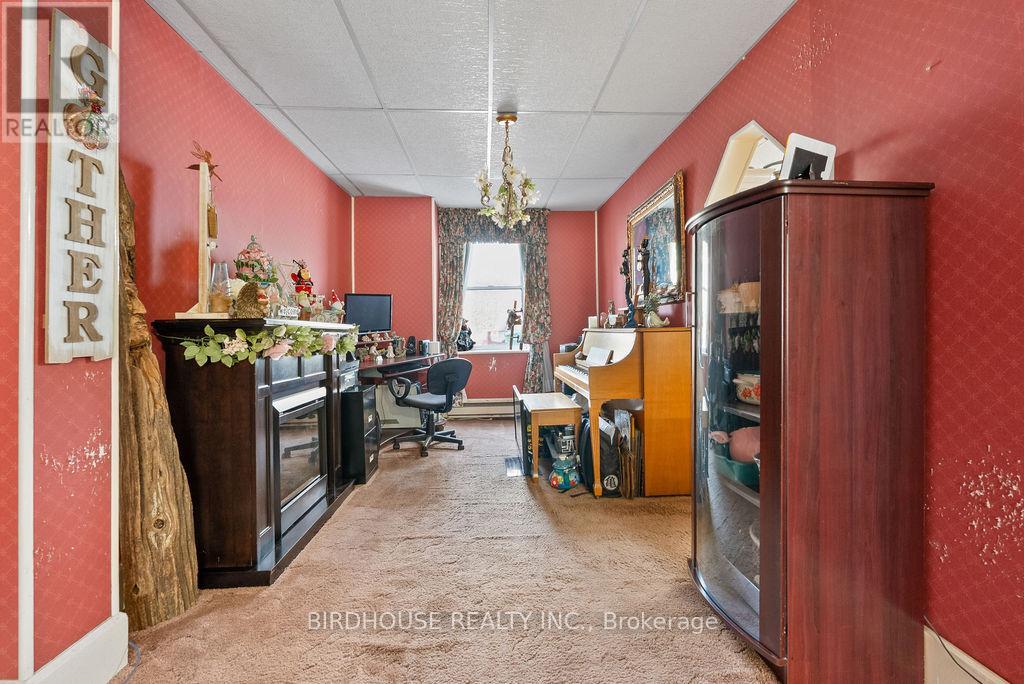 Photo 2 of 37 39 Sussex Street N, Kawartha Lakes ON