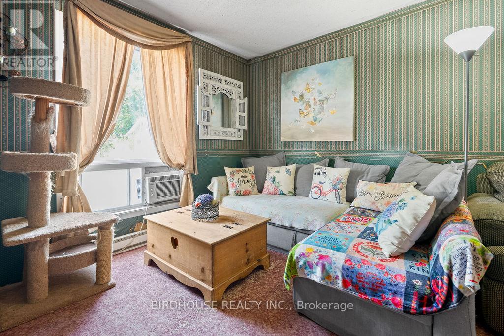 Photo 33 of 37 39 Sussex Street N, Kawartha Lakes ON