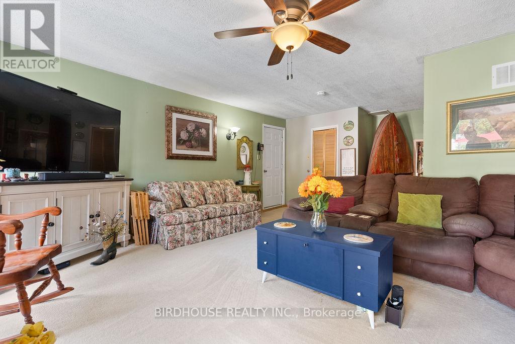 Photo 29 of 37 39 Sussex Street N, Kawartha Lakes ON