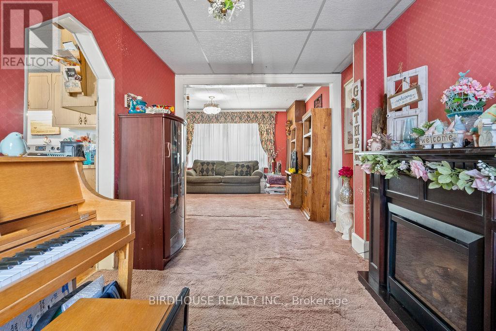 Photo 42 of 37 39 Sussex Street N, Kawartha Lakes ON