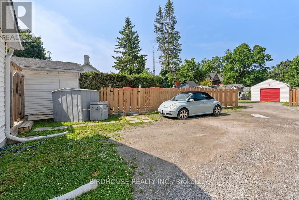 Photo 40 of 37 39 Sussex Street N, Kawartha Lakes ON