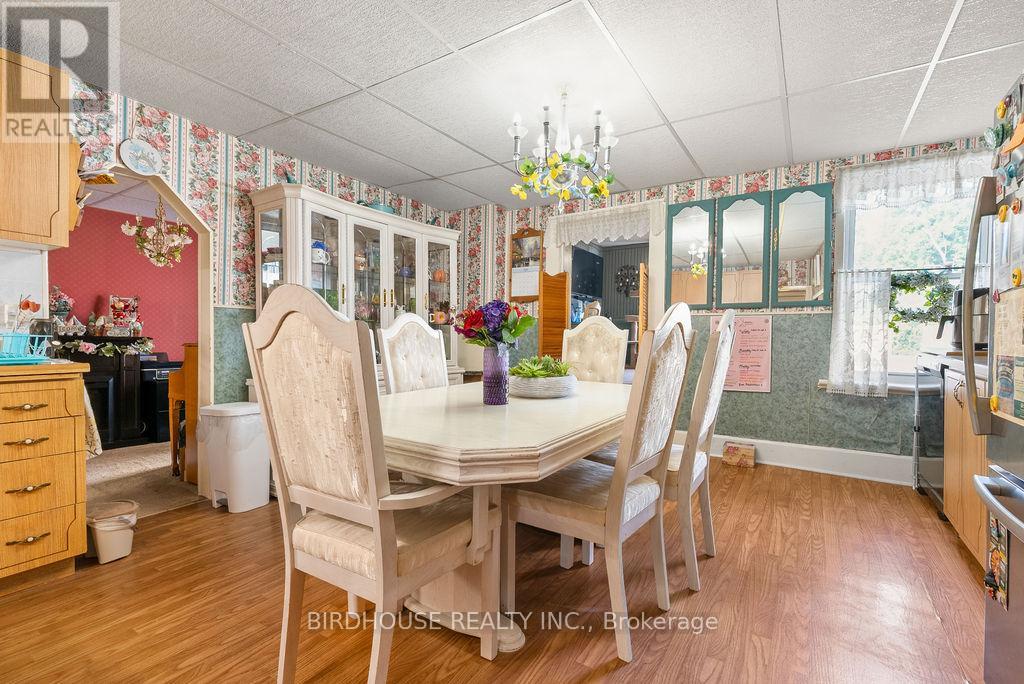 Photo 43 of 37 39 Sussex Street N, Kawartha Lakes ON