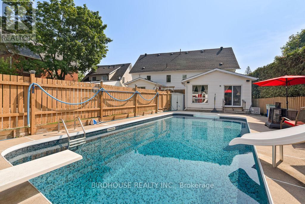 Photo 41 of 37 39 Sussex Street N, Kawartha Lakes ON