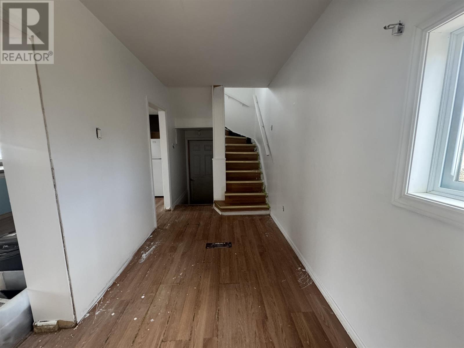 Photo 13 of 23 Ross Ave, Marathon ON