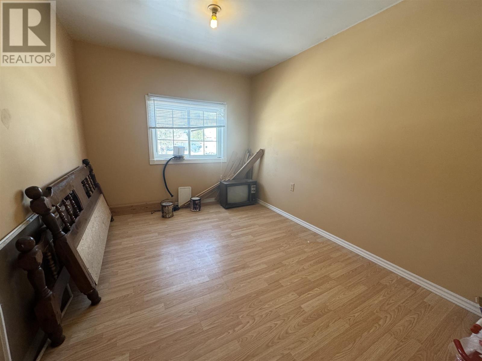 Photo 1 of 23 Ross Ave, Marathon ON