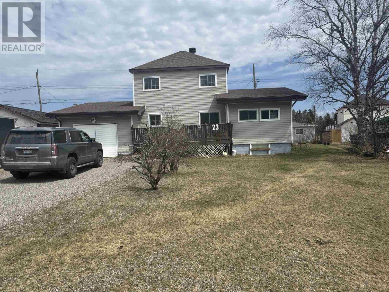 Photo 8 of 23 Ross Ave, Marathon ON