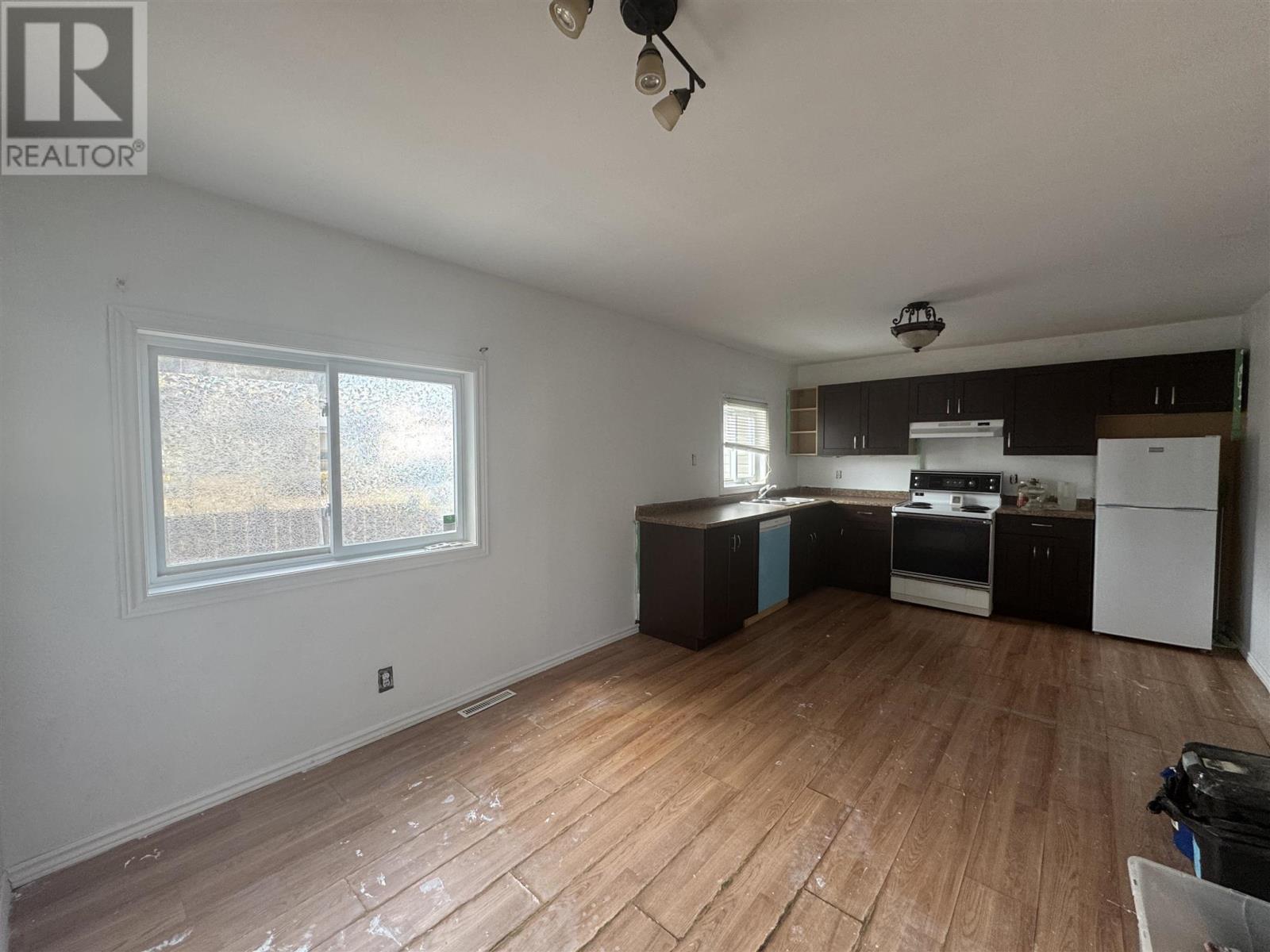 Photo 21 of 23 Ross Ave, Marathon ON