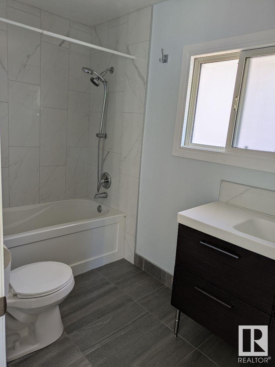 Photo 18 of 11242 95 A St Nw, Edmonton AB
