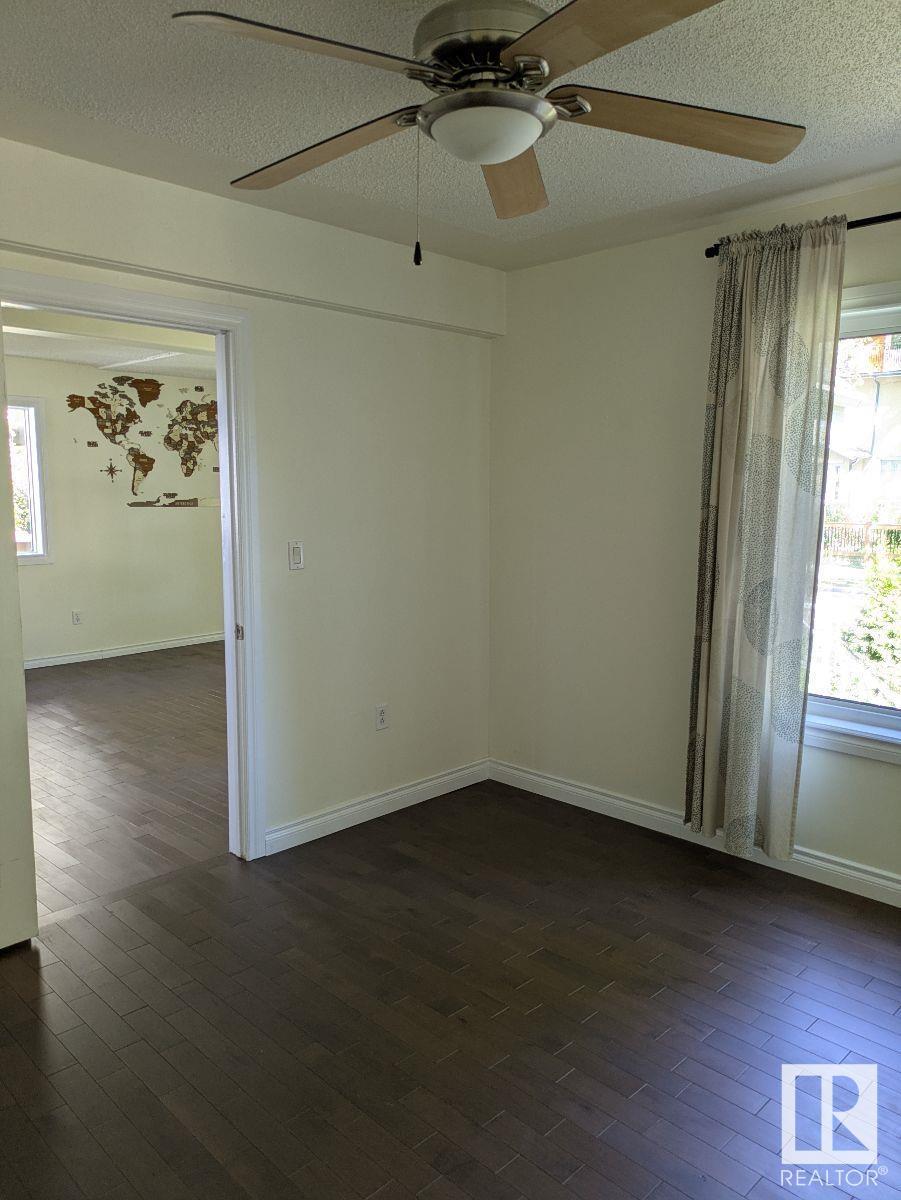 Photo 4 of 11242 95 A St Nw, Edmonton AB