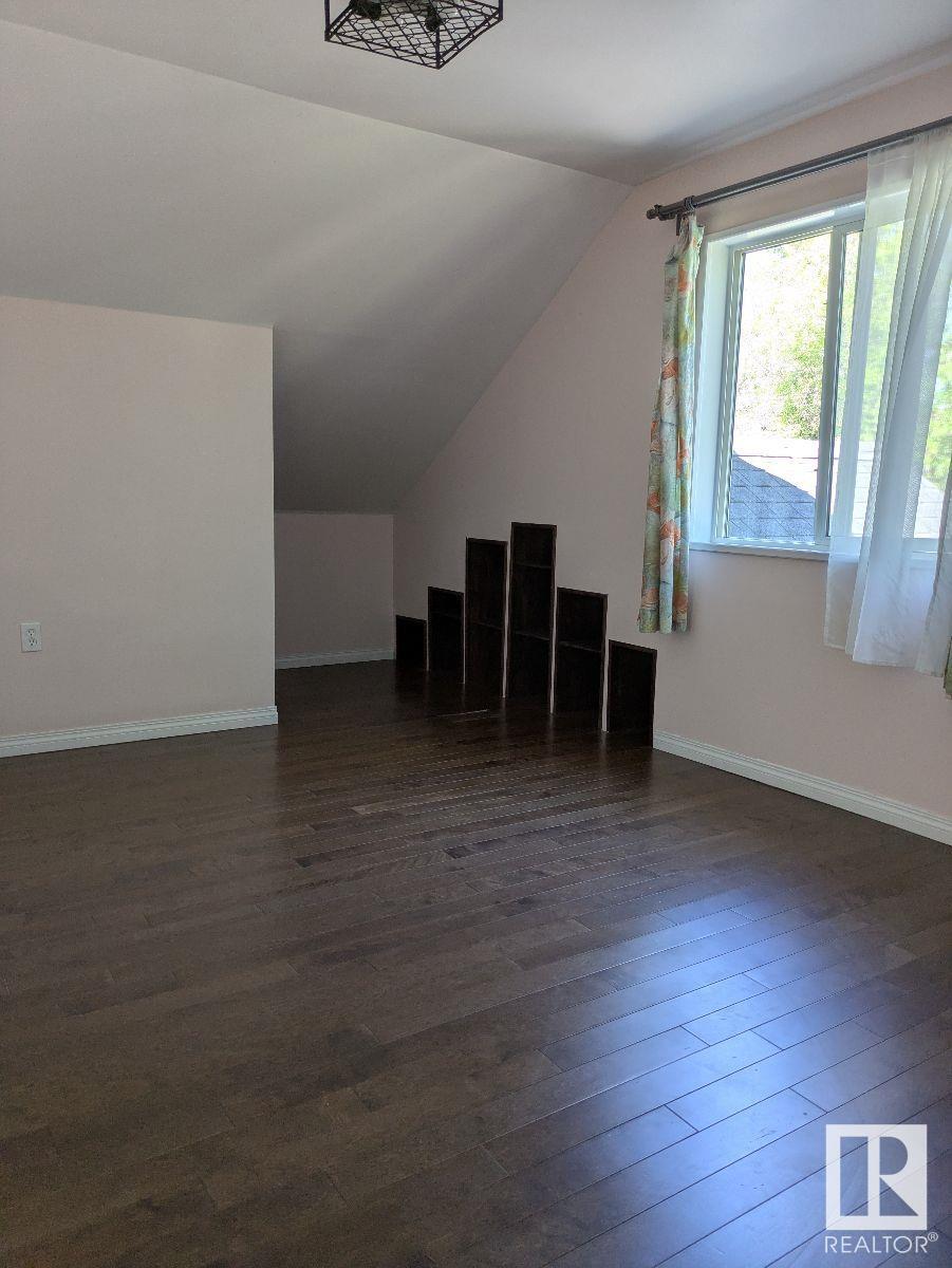 11242 95A ST NW - 29
