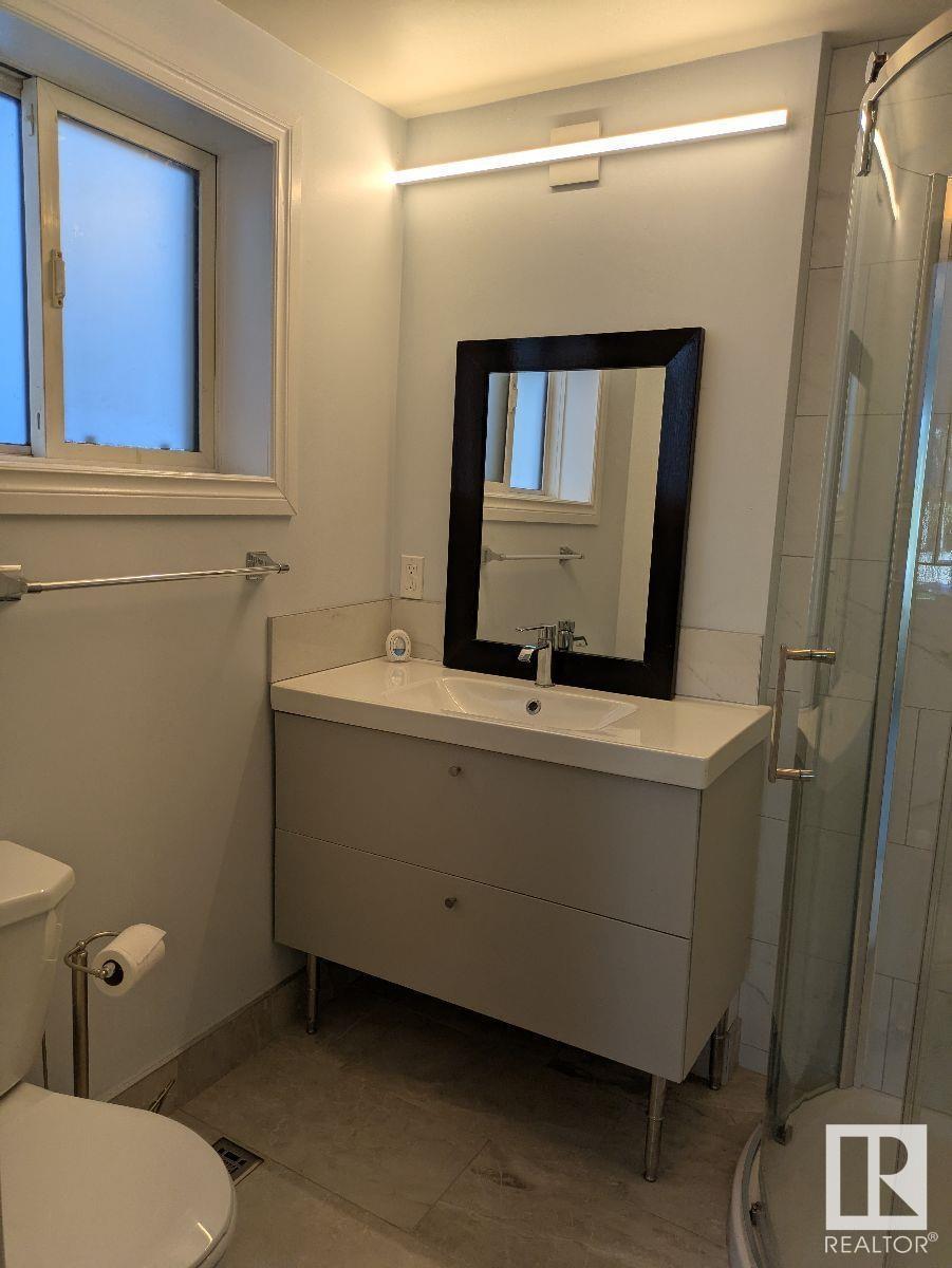 Photo 11 of 11242 95 A St Nw, Edmonton AB