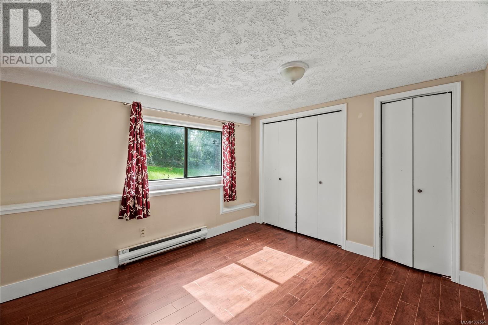 Photo 10 of 805 Kimberly Pl, Saanich BC