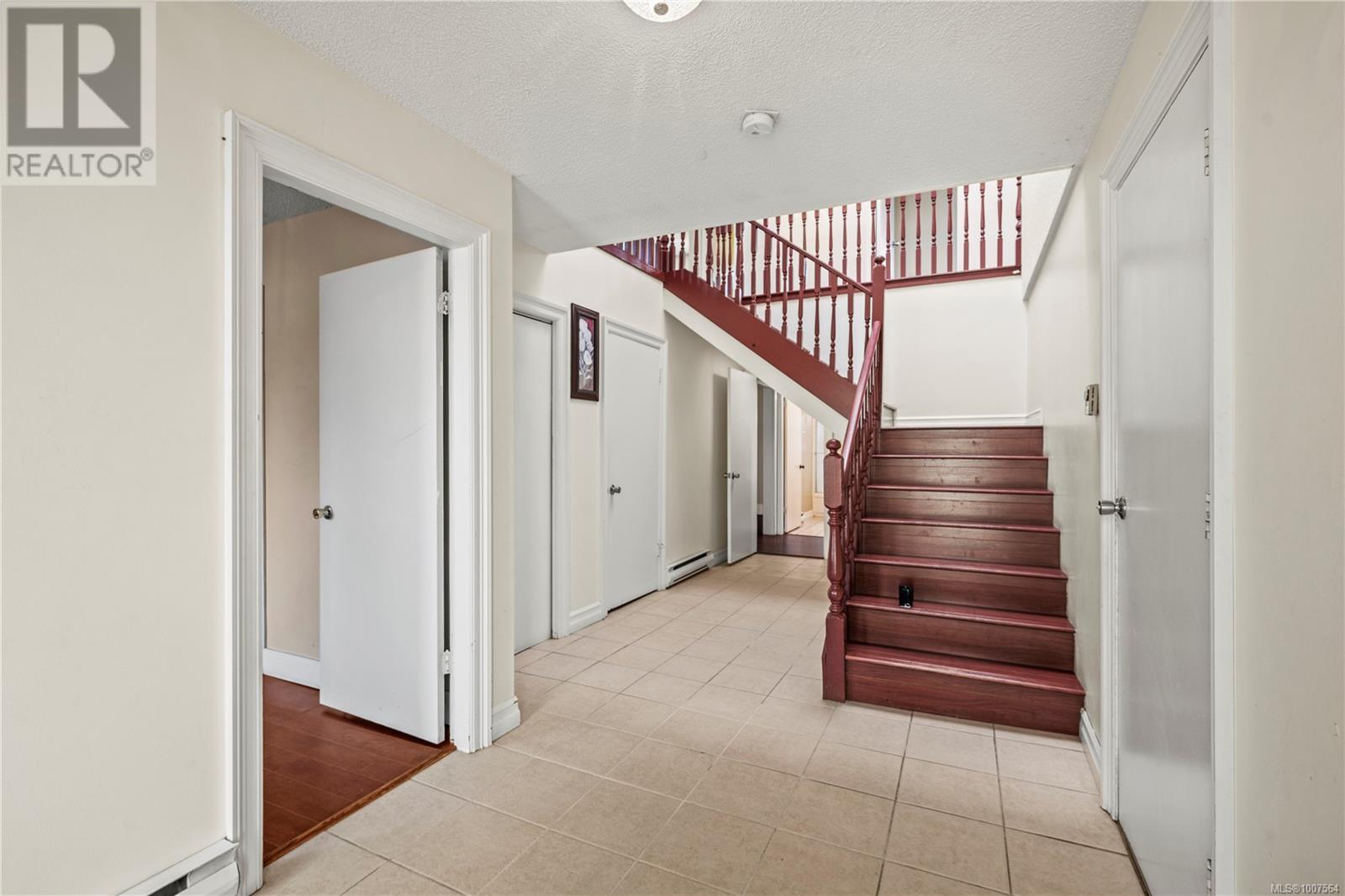 Photo 38 of 805 Kimberly Pl, Saanich BC