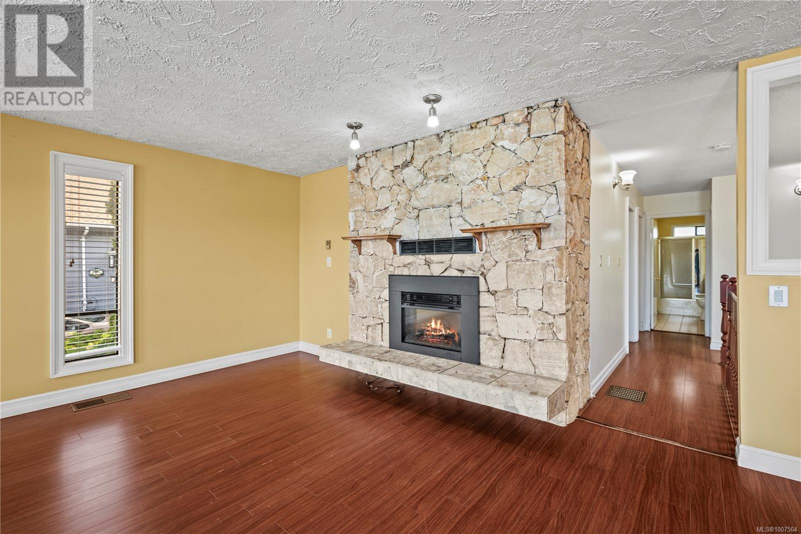 Photo 18 of 805 Kimberly Pl, Saanich BC